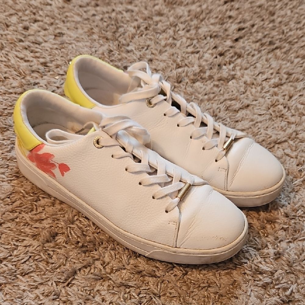Ted Baker Sneakers Size 39.5 Floral Low Top Lace-Up Shoes